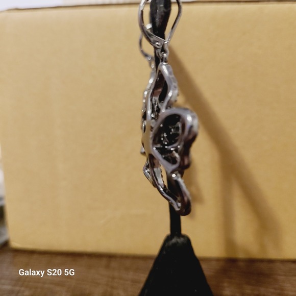 Unbranded Silver Tone Flower Dangle Earrings Rhinestone Sparkle Women Jewelry - Picture 2 of 4